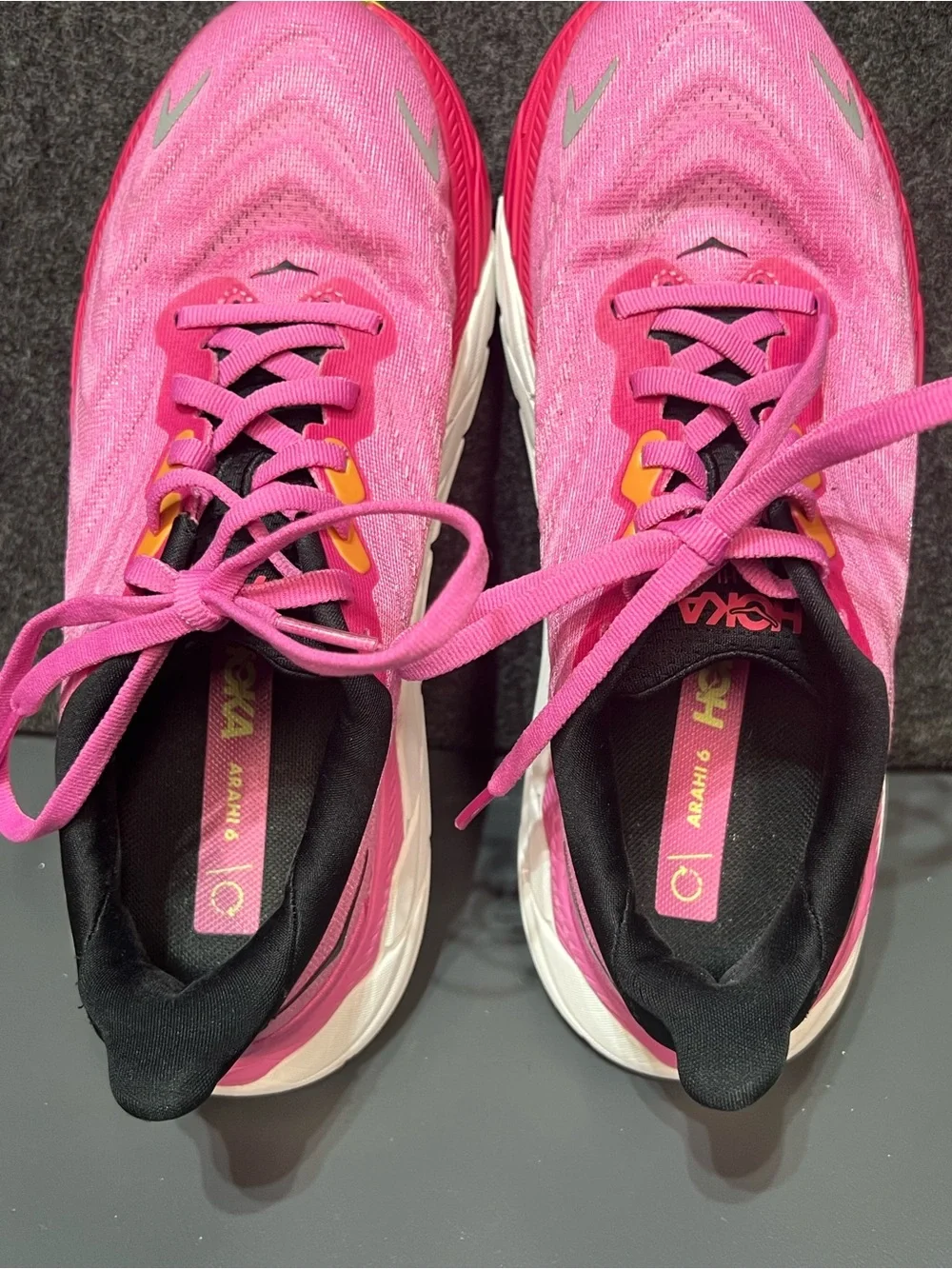 Hoka Women's Arahi 6 Running Shoes Size 7.5